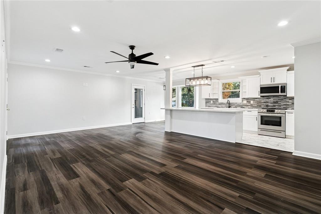 516 POPLAR Drive