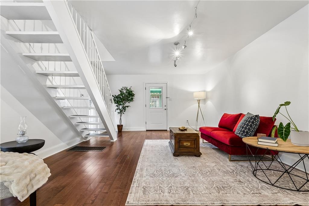 2006 MARENGO Street 2006