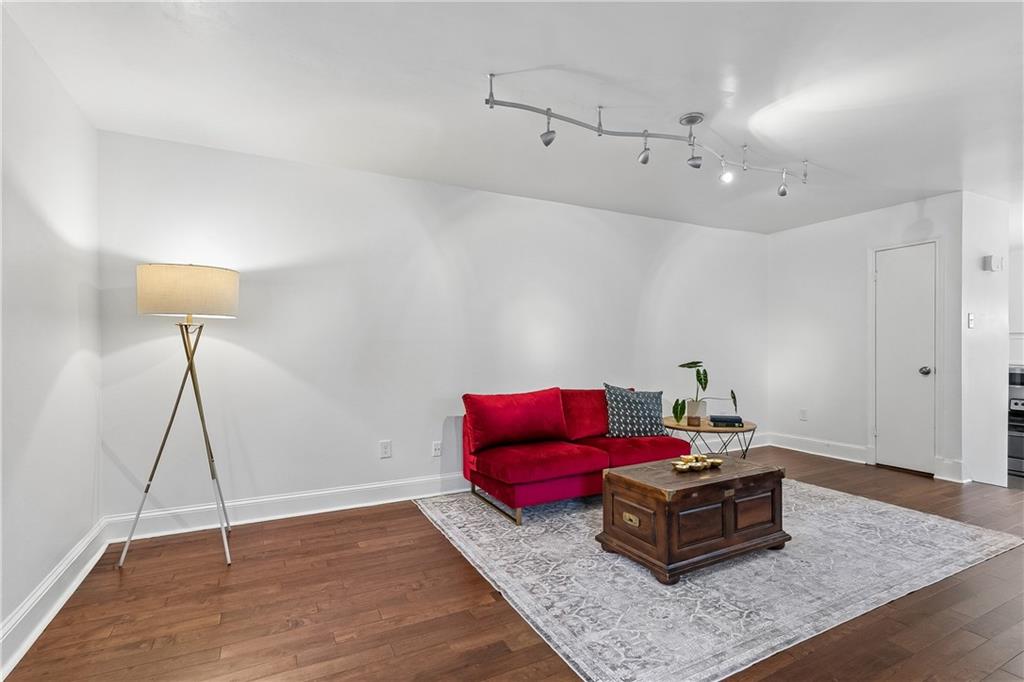 2006 MARENGO Street 2006