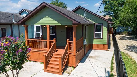 3208 PINE Street New Orleans LA 70125