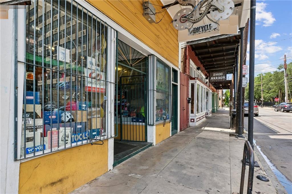 622 FRENCHMEN Street