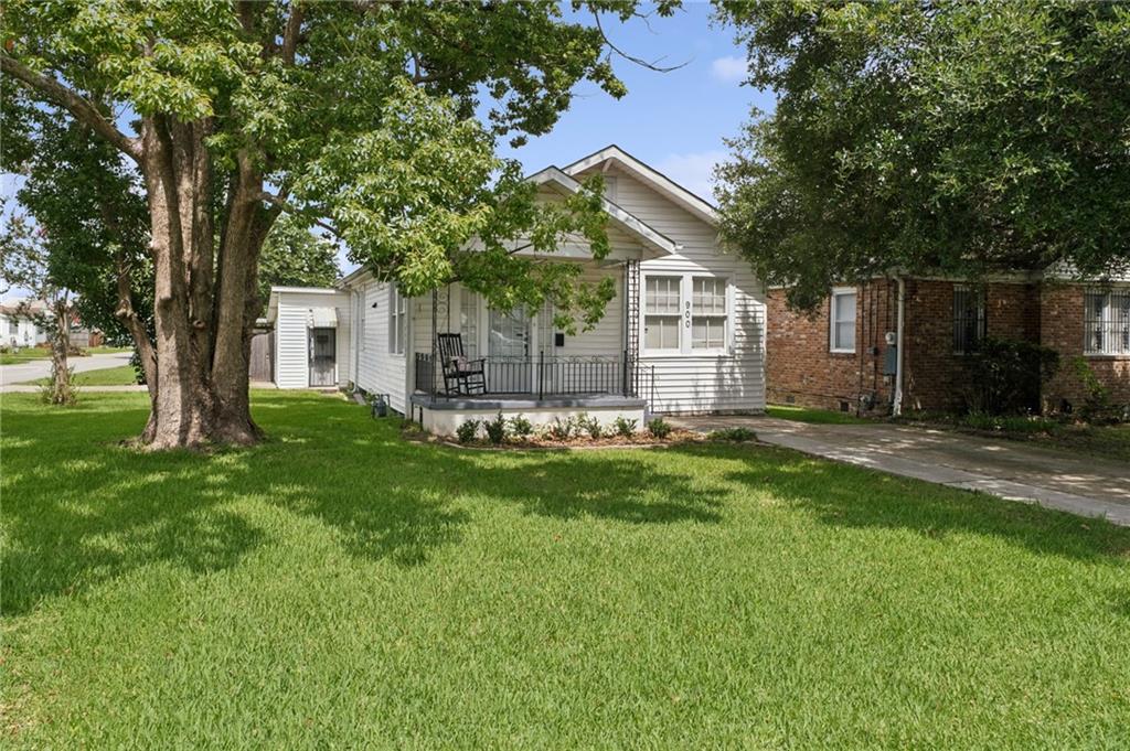 900 RIDGELAKE Drive