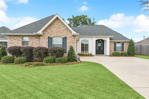 402 SOUTH PIN OAK Drive St Rose LA 70087
