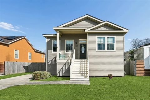 Photo of 2323 MENDEZ Street, New Orleans, LA 70122 (MLS # 2545650)