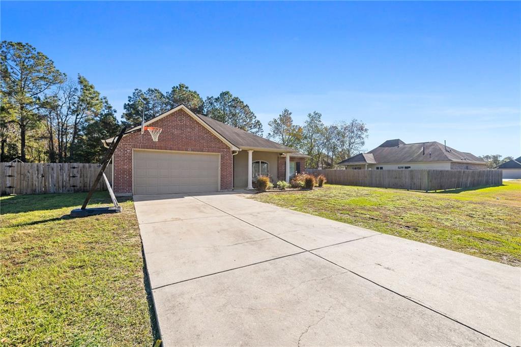 Madisonville, Louisiana 70447, United States, 3 Bedrooms Bedrooms, ,2 BathroomsBathrooms,Residential,Active,149337
