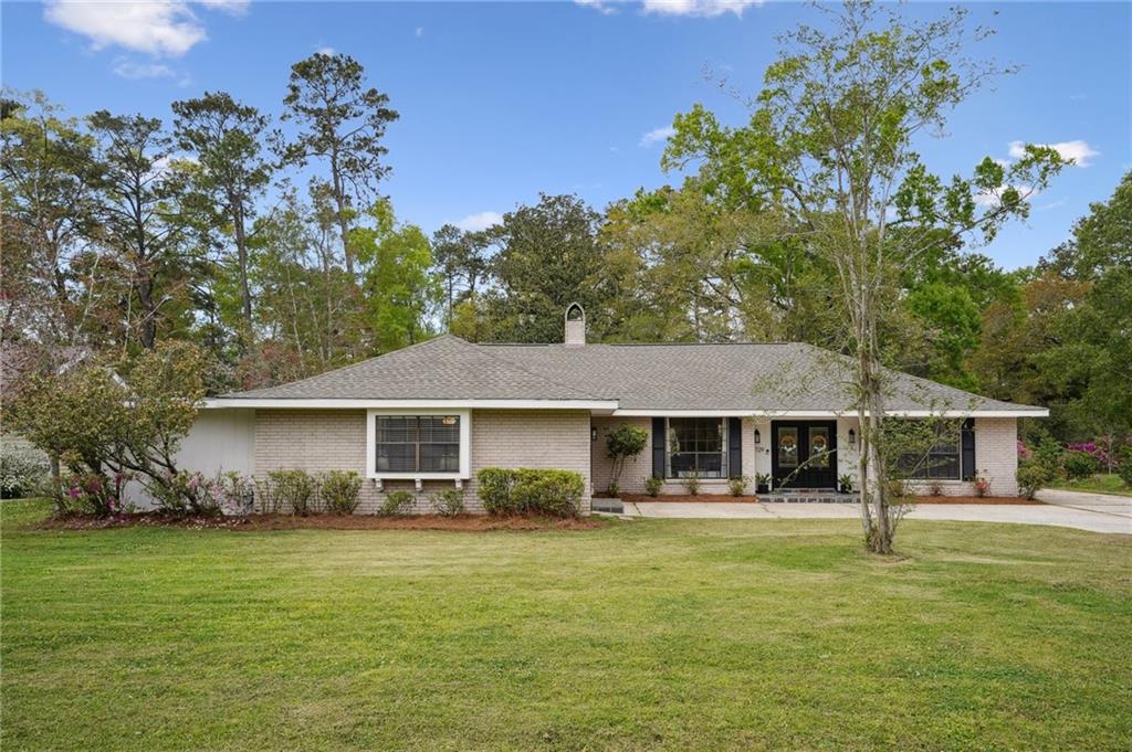 729 BOCAGE Lane