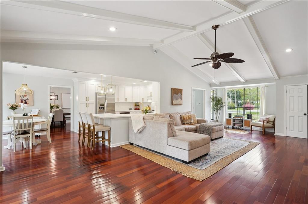 729 BOCAGE Lane