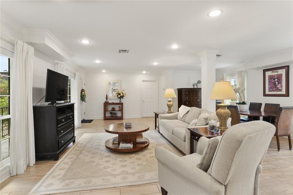 2521 METAIRIE LAWN Drive 214