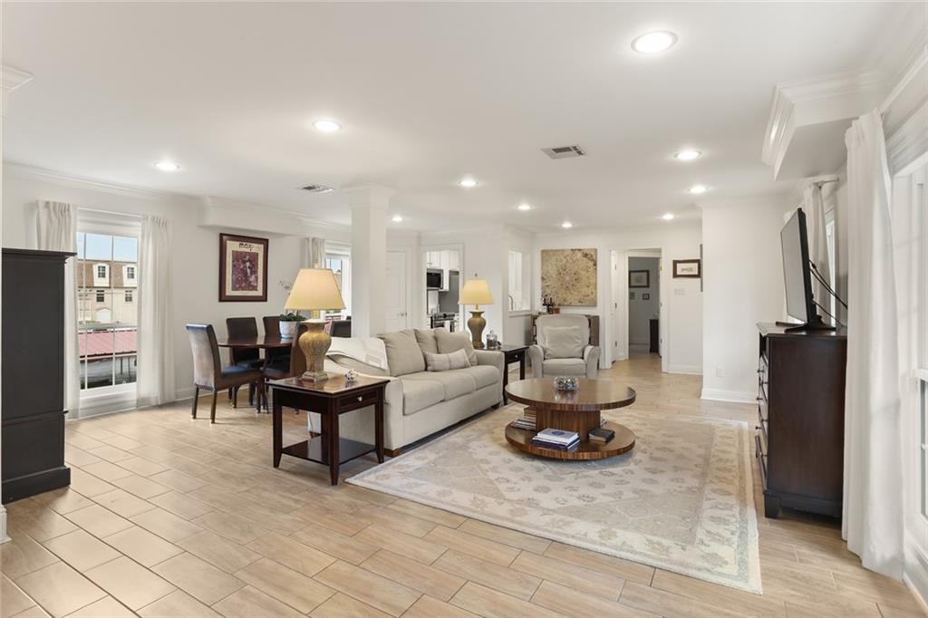 2521 METAIRIE LAWN Drive 214