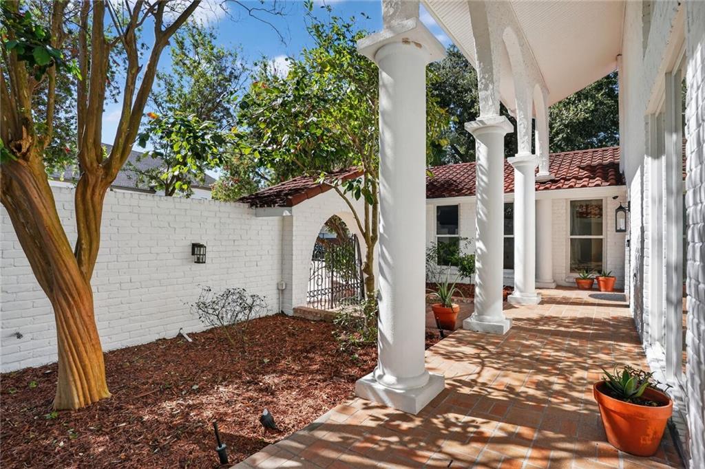 5233 CLEVELAND Place