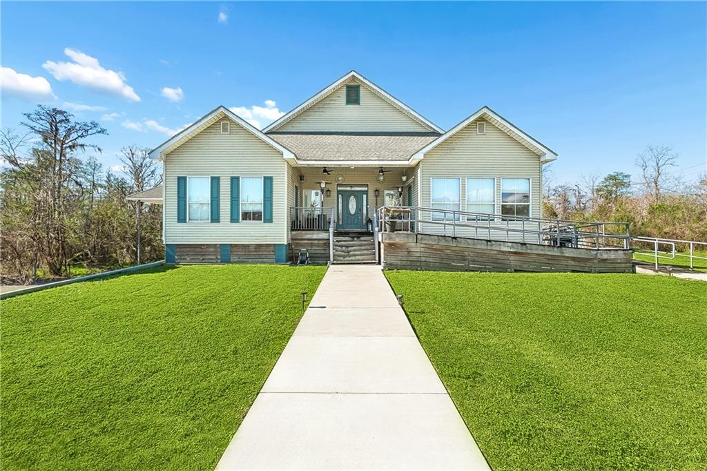 7040 BARATARIA Boulevard