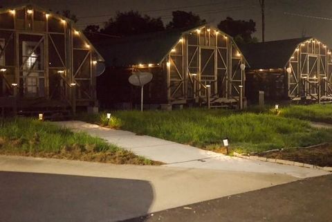 7040 BARATARIA Boulevard Marrero LA 70072