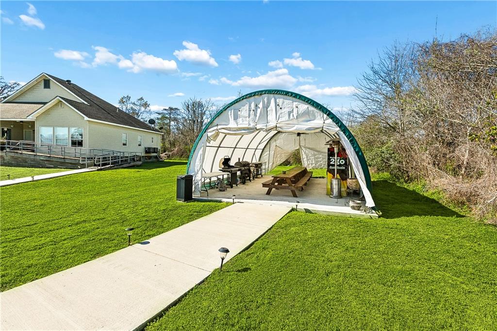 7040 BARATARIA Boulevard