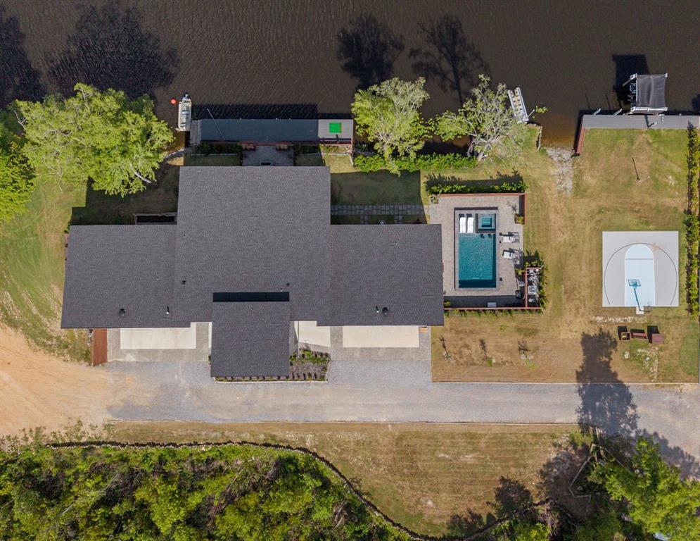 984 MARINA Boulevard