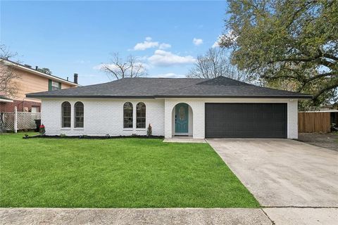 1425 CONSTITUTION Drive Slidell LA 70458