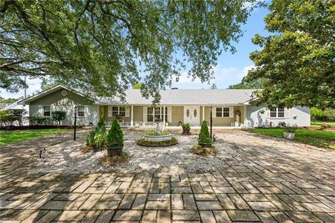 581 S MILITARY Road Slidell LA 70461