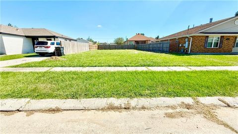 3305 SHANNON Drive Violet LA 70092