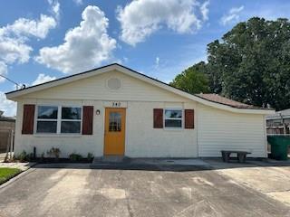 340 AZALEA Drive