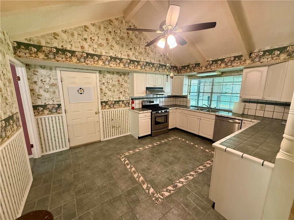 1522 MAPLEWOOD Drive