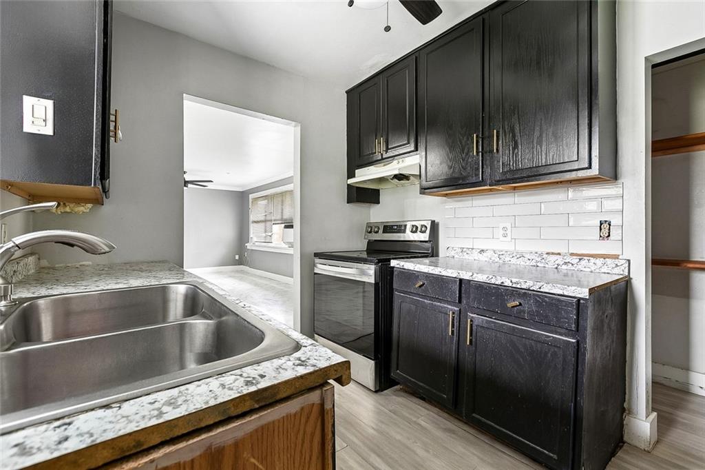 713 RIVER OAKS Drive