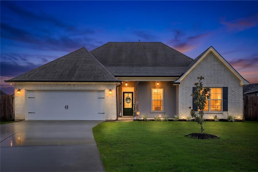 237 LOUISIANA IRIS Circle