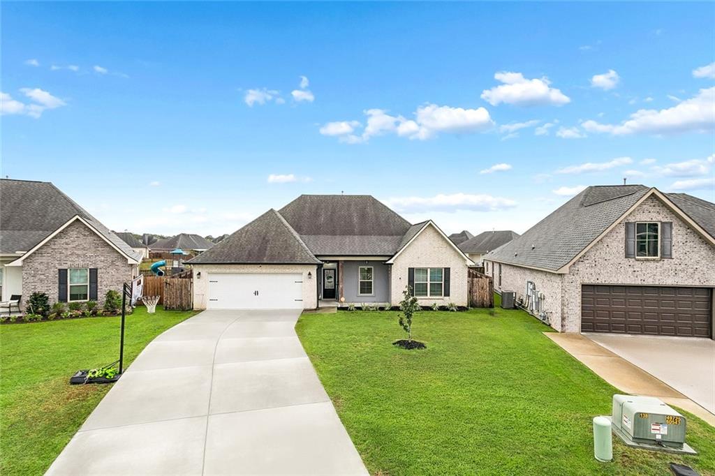 237 LOUISIANA IRIS Circle