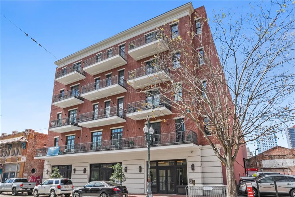 731 ST CHARLES Avenue 402