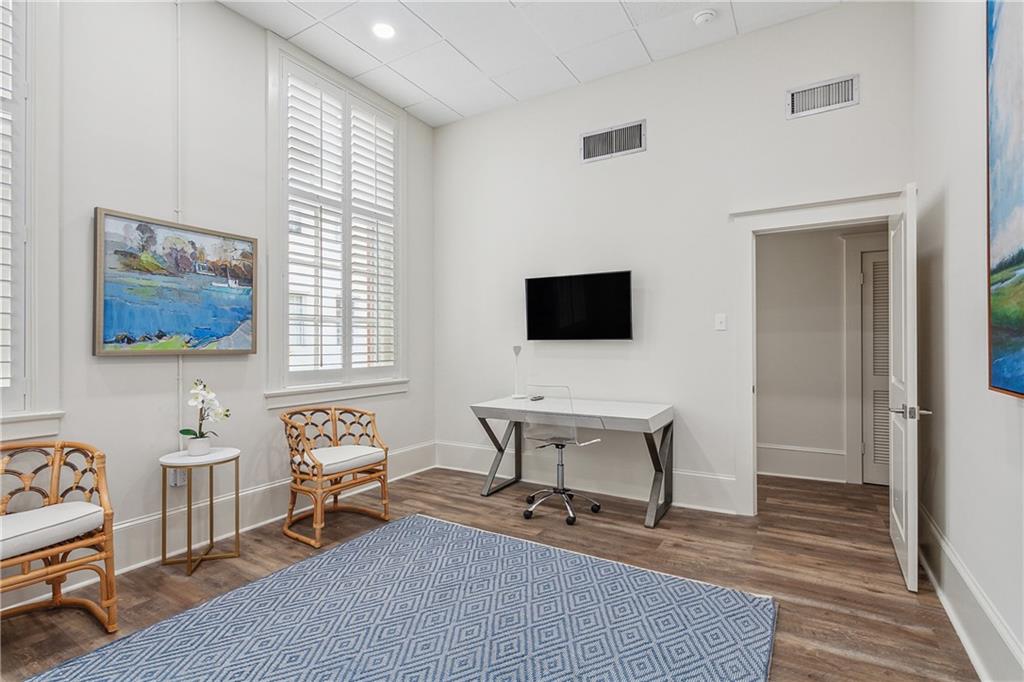 New Orleans, Louisiana 70130, United States, 5 Bedrooms Bedrooms, ,5 BathroomsBathrooms,Residential,Active,234512