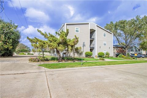 Photo of 2800 STEAMSHIP Circle #1C, River Ridge, LA 70123 (MLS # 2561289)