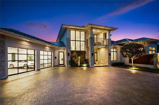 1011 W ROBERT Street