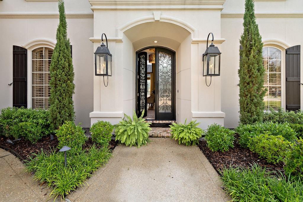 74 ROBYN Place