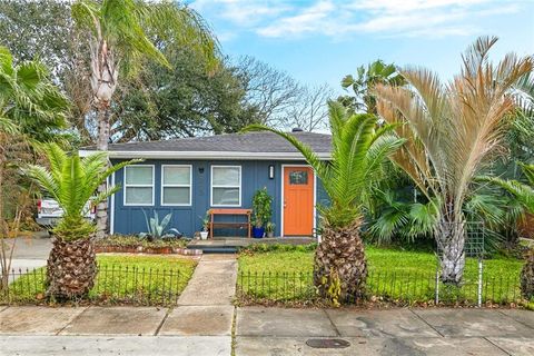 2405 MARIETTA Street Chalmette LA 70043