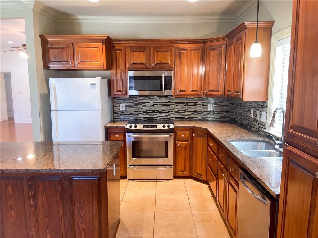 2621 MIDDLETOWNE Drive