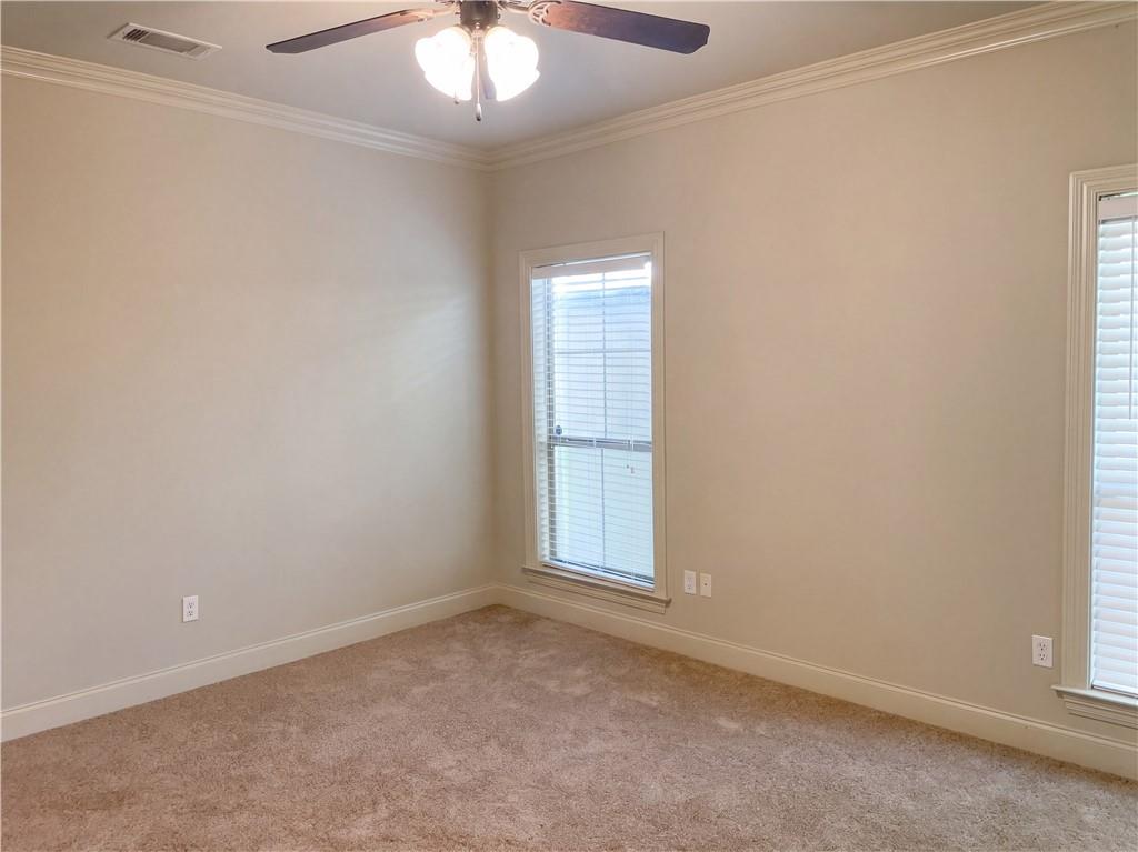 2621 MIDDLETOWNE Drive