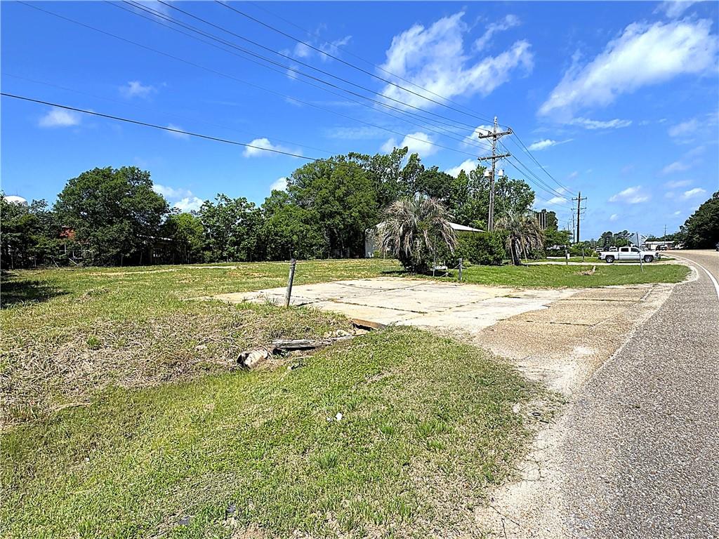 1625-1655 COLLINS Boulevard