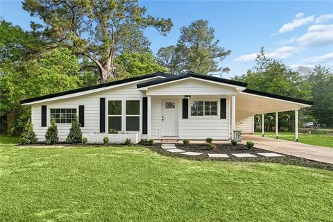 Photo of 1205 WILMUTH Street, Bogalusa, LA 70427 (MLS # 2553555)