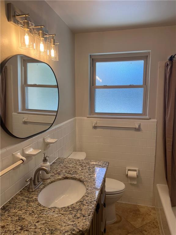 Metairie, Louisiana 70005, United States, 3 Bedrooms Bedrooms, ,1 BathroomBathrooms,Residential,Pending,13982