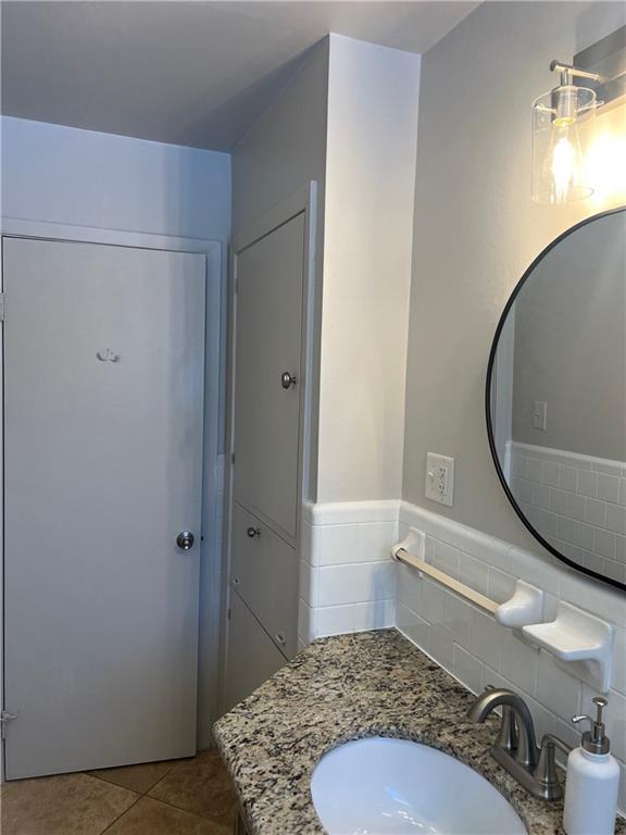 Metairie, Louisiana 70005, United States, 3 Bedrooms Bedrooms, ,1 BathroomBathrooms,Residential,Pending,13982
