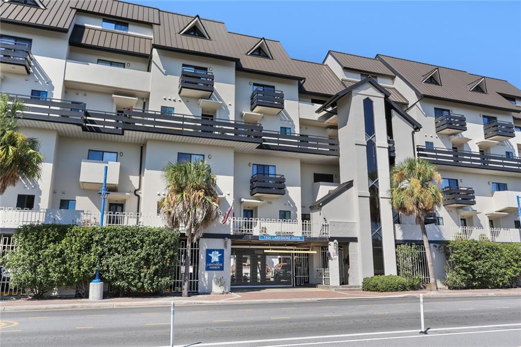 7300 LAKESHORE Drive 31
