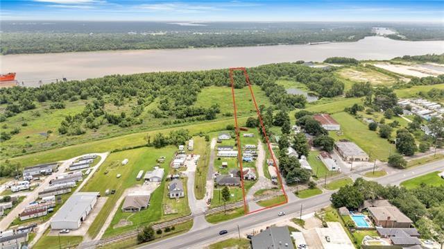 1800 E ST. BERNARD Highway