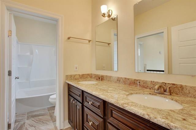 New Orleans, Louisiana 70119, United States, 3 Bedrooms Bedrooms, ,3 BathroomsBathrooms,Residential,Active,35494