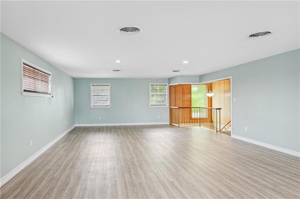 321 W HARRISON Avenue Upper