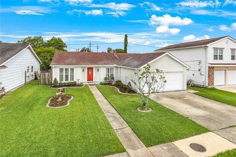 Photo of 1472 ALISON Street, Gretna, LA 70056 (MLS # 2559237)