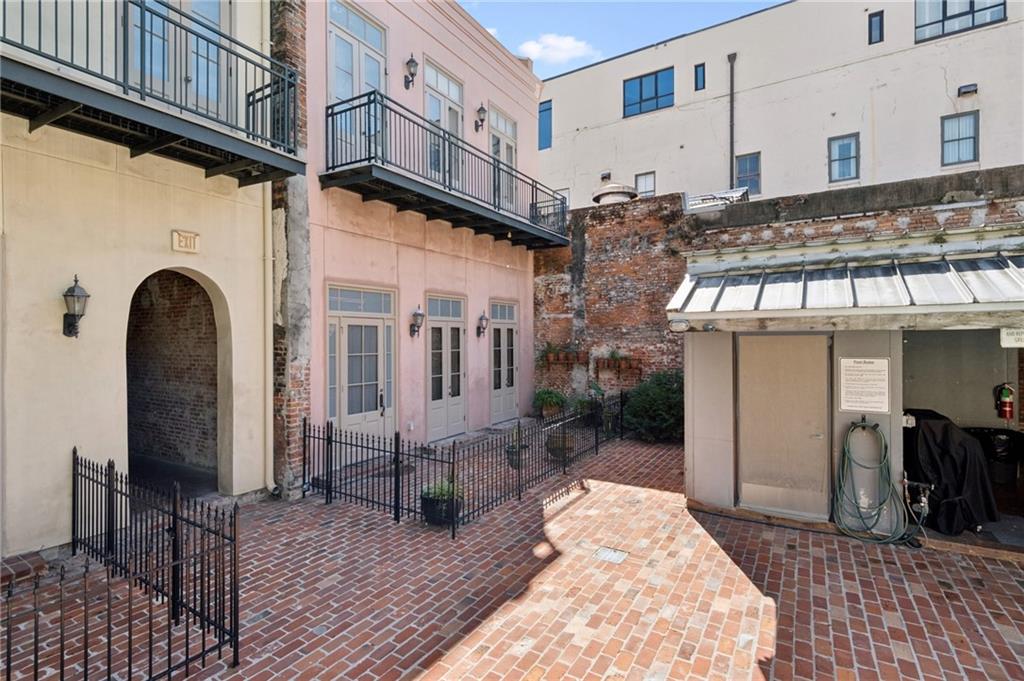 801 ST JOSEPH Street 18