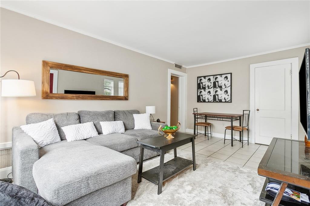 New Orleans, Louisiana 70115, United States, 1 Bedroom Bedrooms, ,1 BathroomBathrooms,Residential,Active,254990