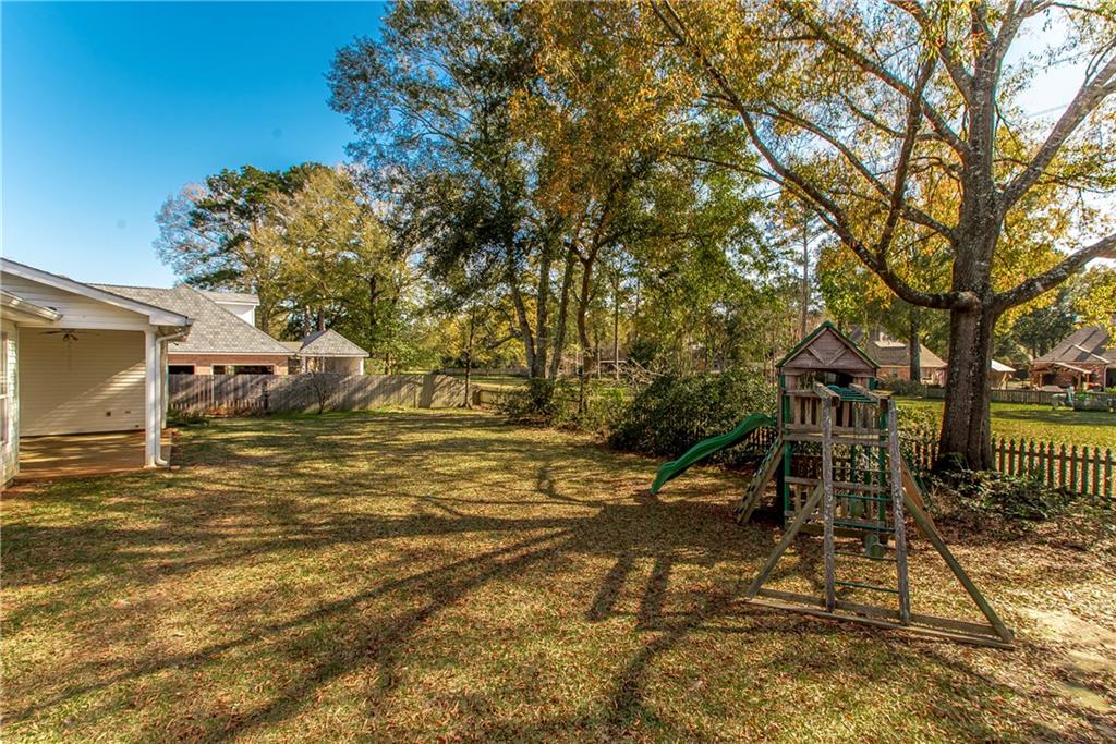 Covington, Louisiana 70433, United States, 4 Bedrooms Bedrooms, ,3 BathroomsBathrooms,Residential,Pending,20052