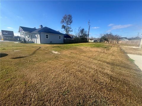 8572 JEFFERSON Highway Harahan LA 70123
