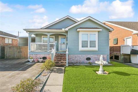 8416 COLONEL Drive Chalmette LA 70043