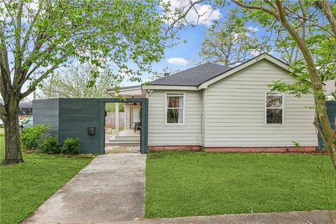2 DAVIS Boulevard Jefferson LA 70121