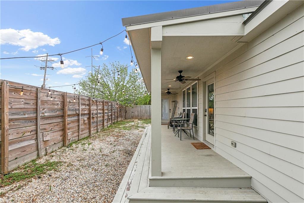 2 DAVIS Boulevard